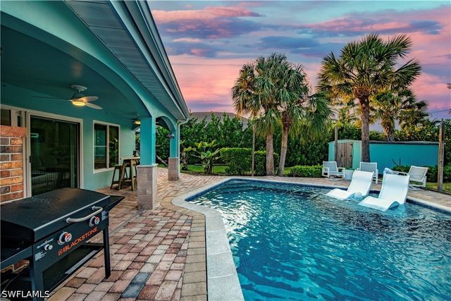 1385 Wisconsin DR, Naples, FL 34103