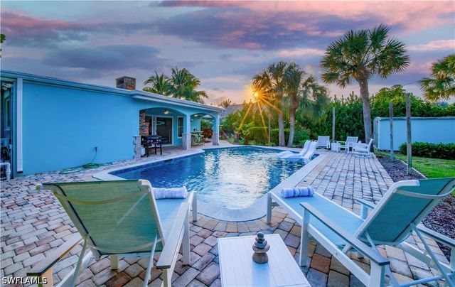 1385 Wisconsin DR, Naples, FL 34103