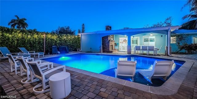 1385 Wisconsin DR, Naples, FL 34103