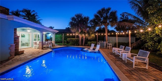 1385 Wisconsin DR, Naples, FL 34103