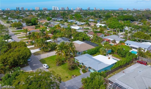 1385 Wisconsin DR, Naples, FL 34103