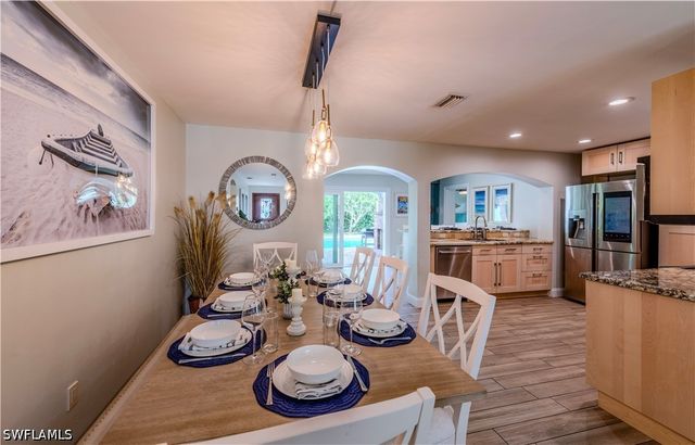 1385 Wisconsin DR, Naples, FL 34103