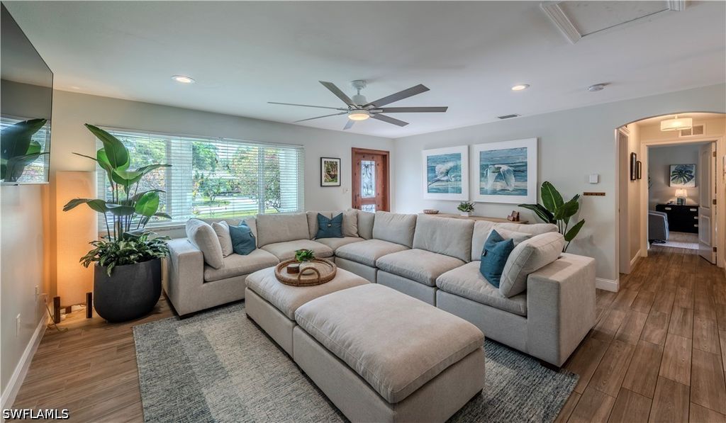 1385 Wisconsin DR, Naples, FL 34103