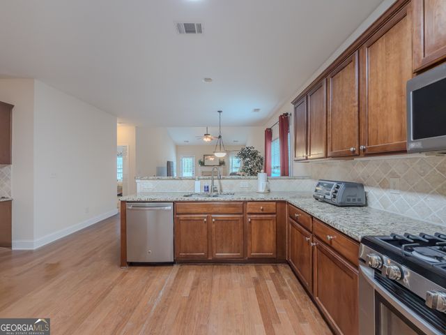 1935 Hickory Station Circle, Snellville, GA 30078