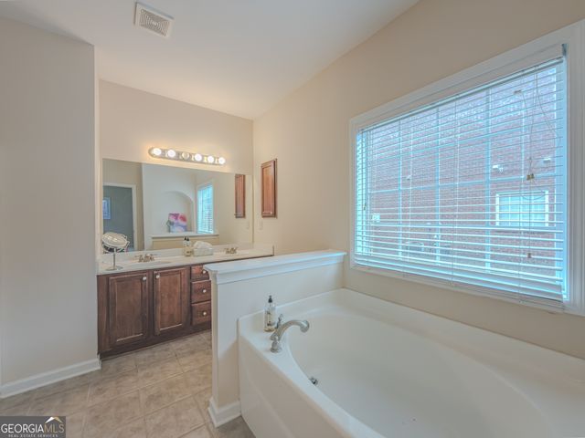 1935 Hickory Station Circle, Snellville, GA 30078