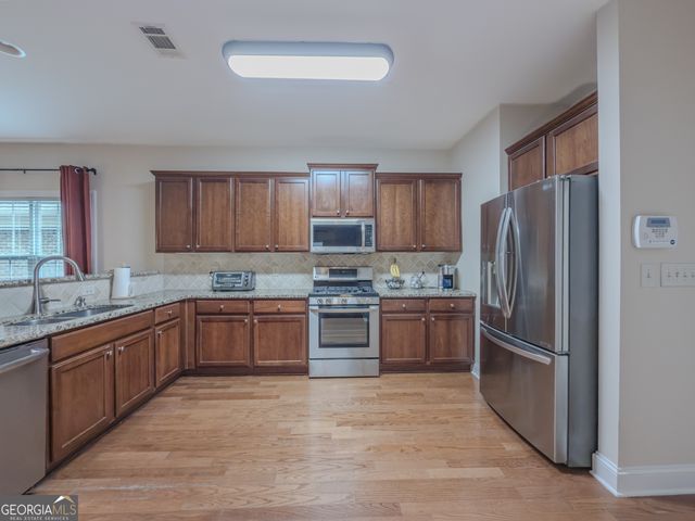 1935 Hickory Station Circle, Snellville, GA 30078