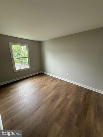5853 SUITLAND RD, Suitland, MD 20746