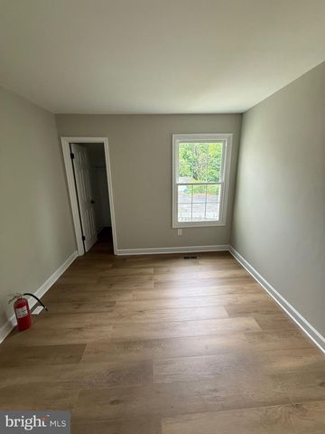 5853 SUITLAND RD, Suitland, MD 20746