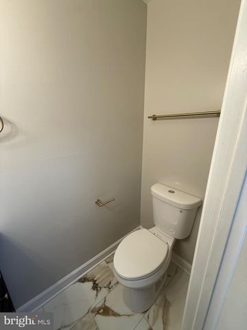5853 SUITLAND RD, Suitland, MD 20746