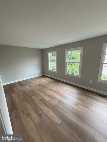 5853 SUITLAND RD, Suitland, MD 20746