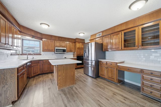 1612 E Reno Street, Broken Arrow, OK 74012