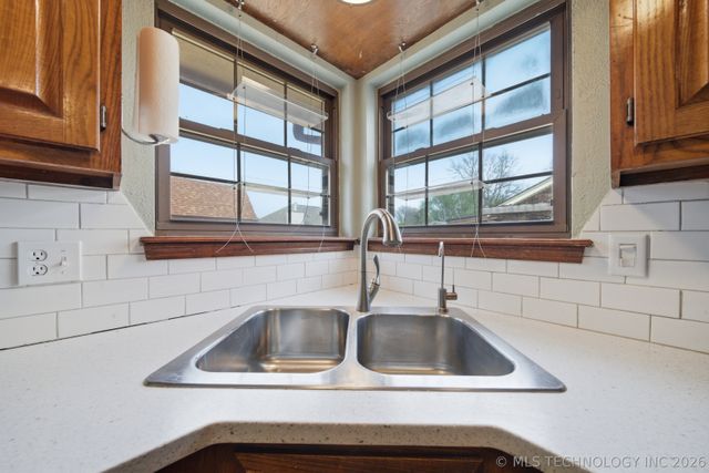 1612 E Reno Street, Broken Arrow, OK 74012