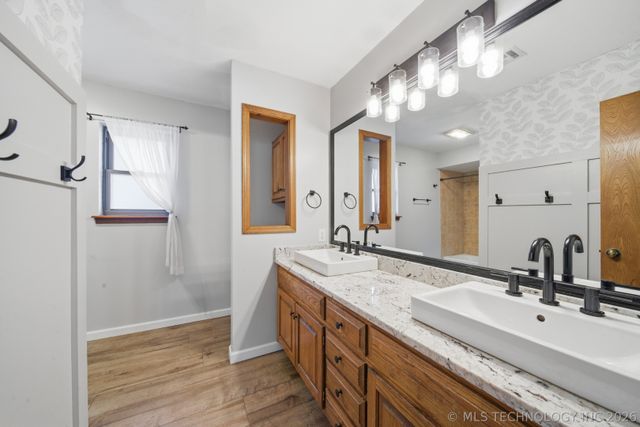 1612 E Reno Street, Broken Arrow, OK 74012