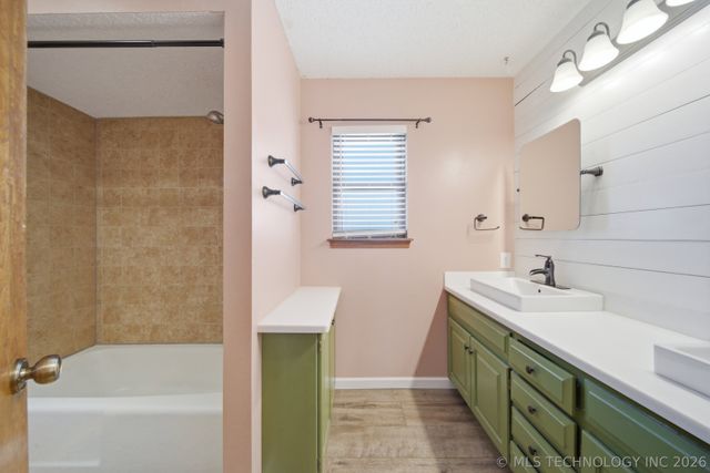 1612 E Reno Street, Broken Arrow, OK 74012