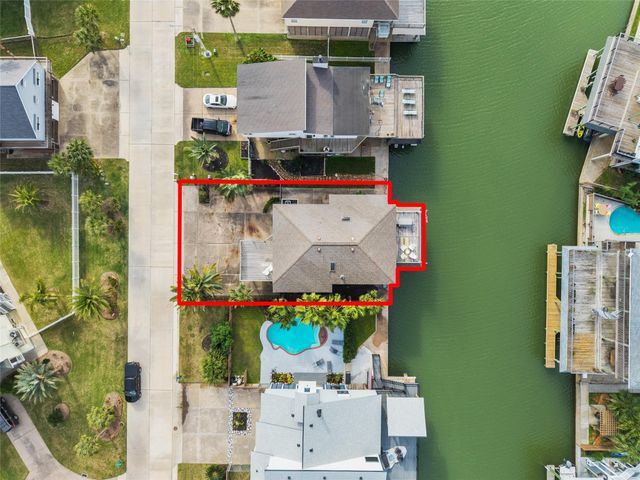 523 Paradise Drive, Galveston, TX 77554