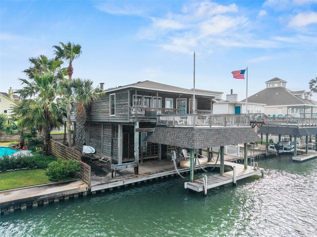 523 Paradise Drive, Galveston, TX 77554