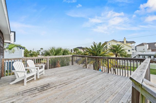 523 Paradise Drive, Galveston, TX 77554
