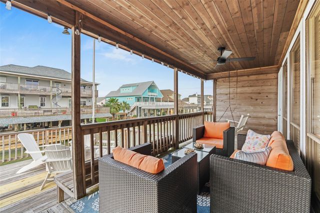 523 Paradise Drive, Galveston, TX 77554