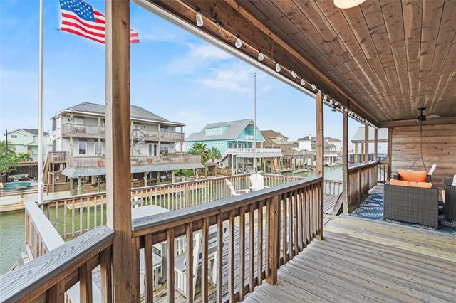 523 Paradise Drive, Galveston, TX 77554