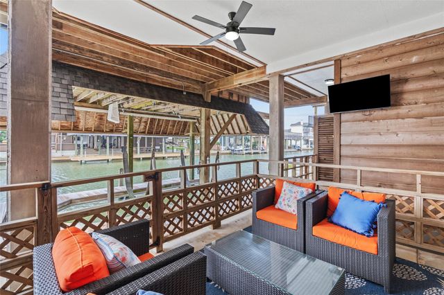 523 Paradise Drive, Galveston, TX 77554