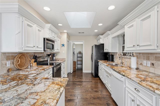 523 Paradise Drive, Galveston, TX 77554