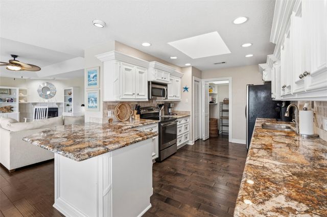 523 Paradise Drive, Galveston, TX 77554