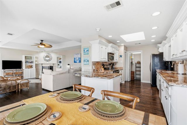 523 Paradise Drive, Galveston, TX 77554