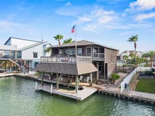 523 Paradise Drive, Galveston, TX 77554