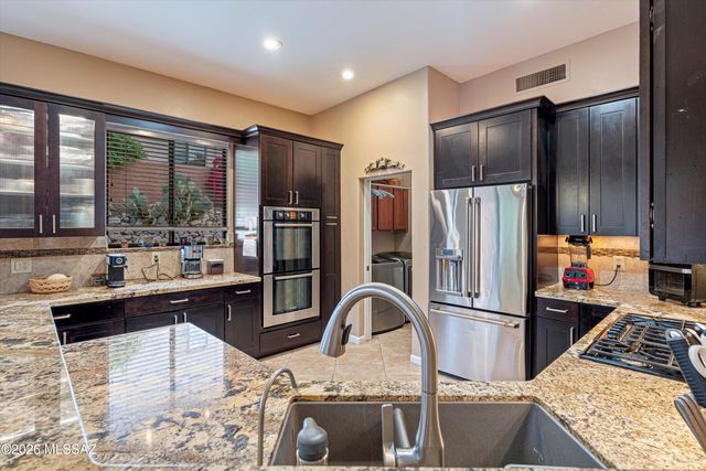 10050 N Alder Spring Drive, Oro Valley, AZ 85737