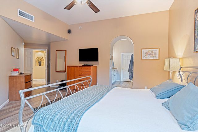 10050 N Alder Spring Drive, Oro Valley, AZ 85737