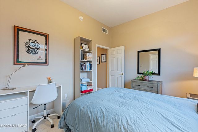 10050 N Alder Spring Drive, Oro Valley, AZ 85737