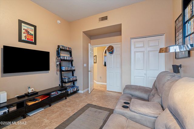 10050 N Alder Spring Drive, Oro Valley, AZ 85737