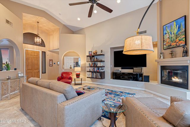 10050 N Alder Spring Drive, Oro Valley, AZ 85737