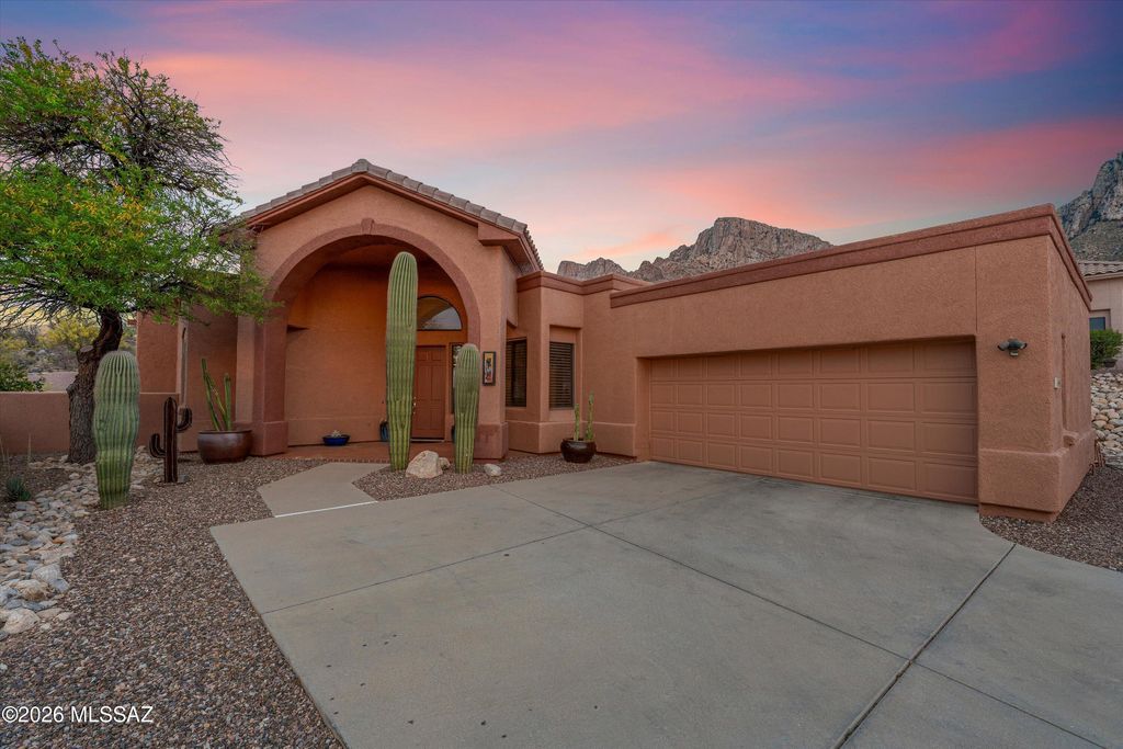 10050 N Alder Spring Drive, Oro Valley, AZ 85737