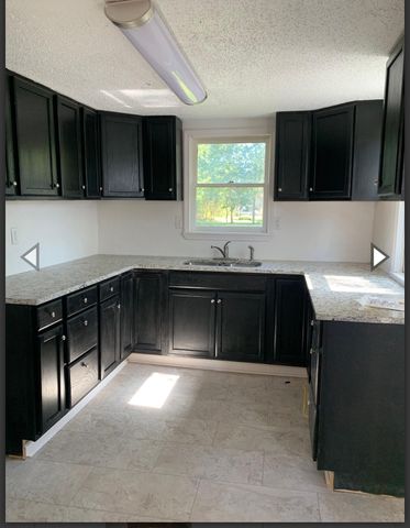 1126 North Rogers Avenue, Springfield, MO 65802