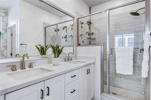 1669 Yorktown, San Pedro, CA 90732