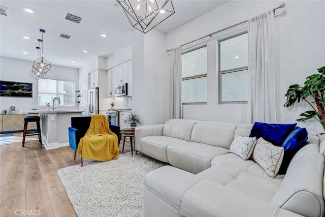 1669 Yorktown, San Pedro, CA 90732