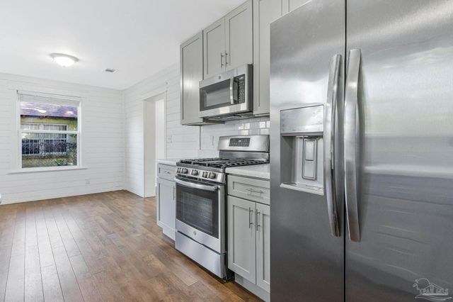 810 W Lakeview Ave, Pensacola, FL 32501