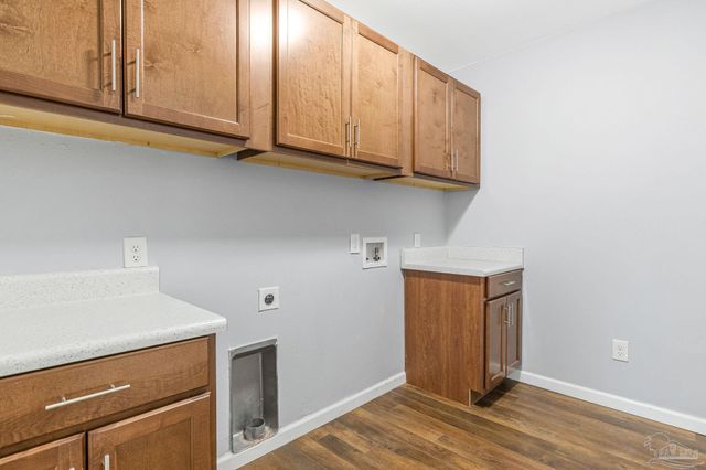 810 W Lakeview Ave, Pensacola, FL 32501