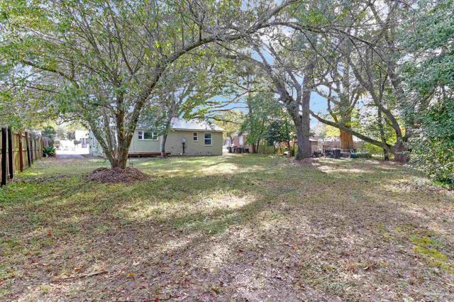810 W Lakeview Ave, Pensacola, FL 32501