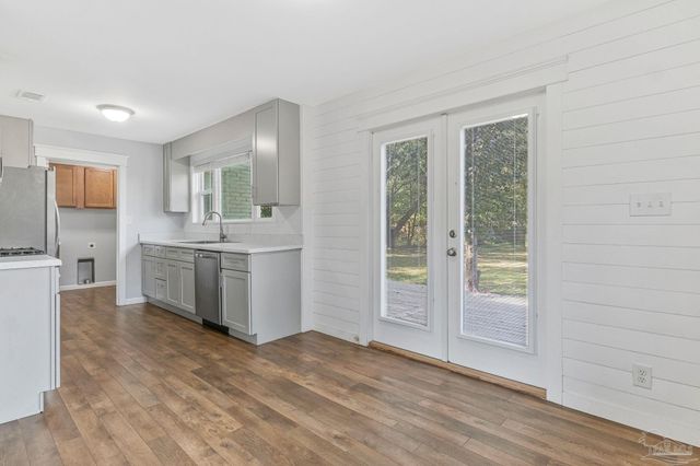 810 W Lakeview Ave, Pensacola, FL 32501