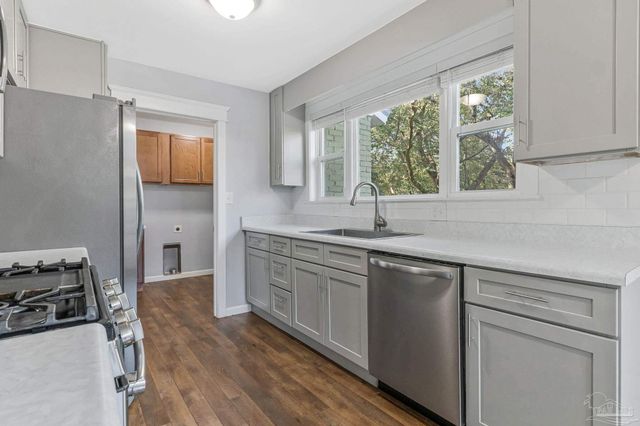 810 W Lakeview Ave, Pensacola, FL 32501