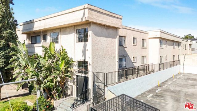 15329 Vose Street, Van Nuys (los Angeles), CA 91406