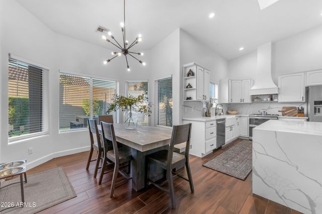 1916 E CLAIRE Drive, Phoenix, AZ 85022