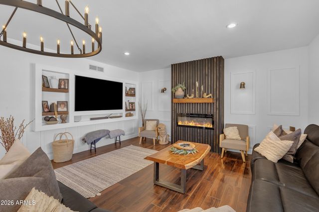 1916 E CLAIRE Drive, Phoenix, AZ 85022