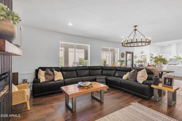 1916 E CLAIRE Drive, Phoenix, AZ 85022