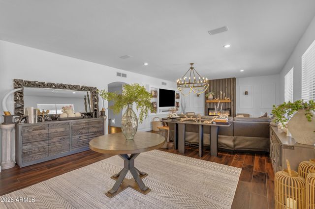 1916 E CLAIRE Drive, Phoenix, AZ 85022