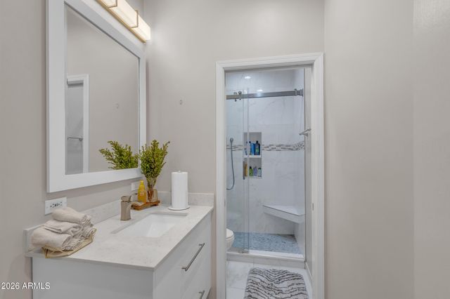 1916 E CLAIRE Drive, Phoenix, AZ 85022