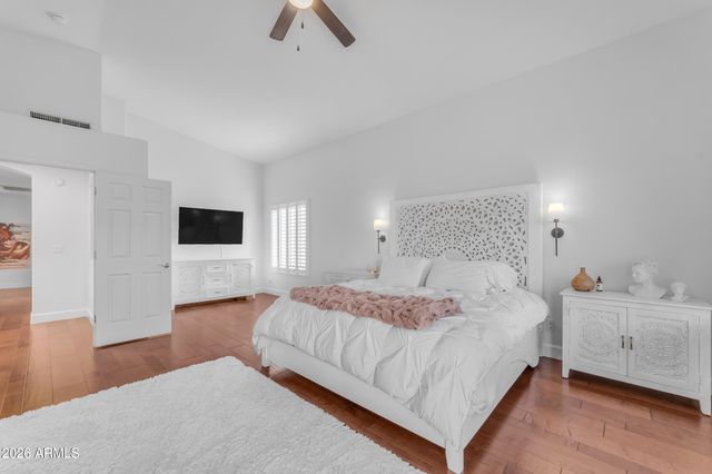 1916 E CLAIRE Drive, Phoenix, AZ 85022