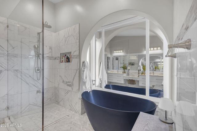 1916 E CLAIRE Drive, Phoenix, AZ 85022